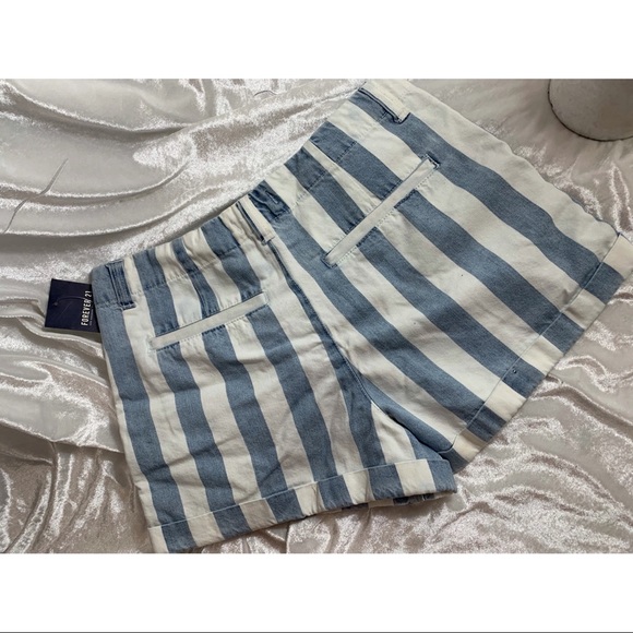 NWT Denim and white stripped cuffed shorts size 27 - Picture 2 of 13